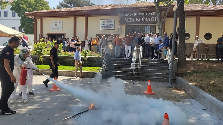 Malatya Büyükşehir Belediyesi Afetlere Hazırlık Eğitimi Verdi