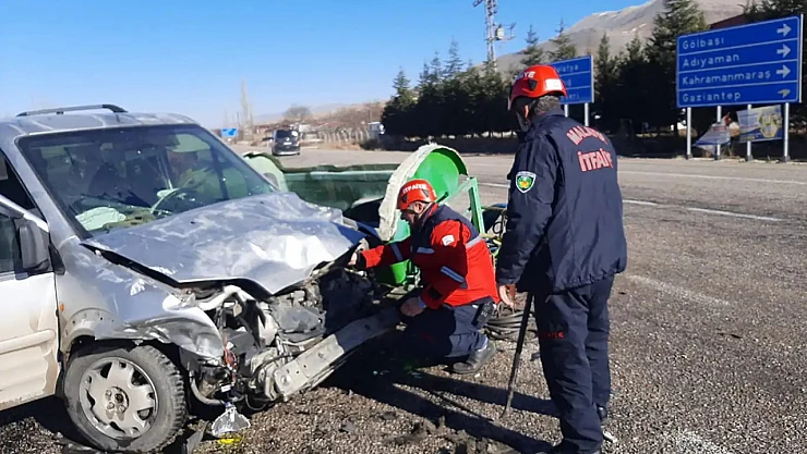 Malatya'da 2 Araç Çarpıştı: 1 Yaralı