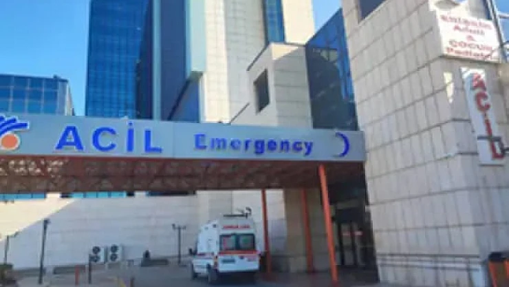 Malatya'da Aydınlatma Direği Üzerine Düşen İşçi Yaralandı