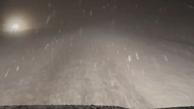 Malatya'da Kar Alarmı: Ekipler Yol Açma Çalışmalarını Sürdürüyor