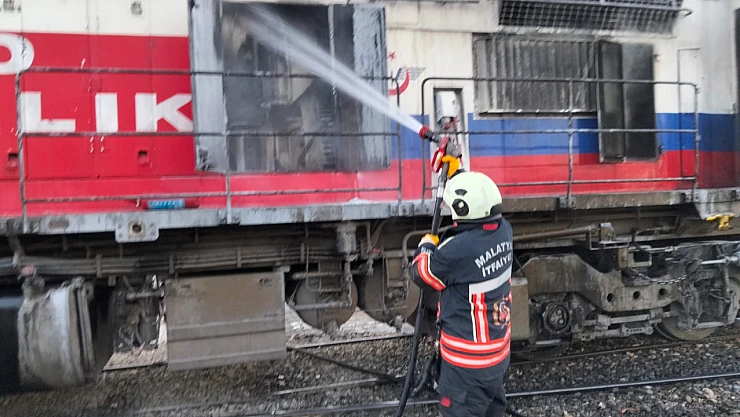 Malatya'da Tren Motorunda Yangın Paniği: Yaralanan Olmadı