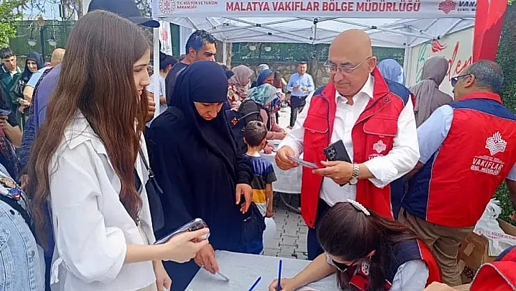 Malatya Vakıflar Bölge Müdürlüğü'nden 414 Yetimlere Bayram Sevinci