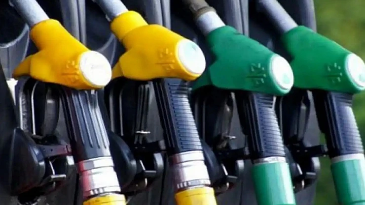 Motorin Fiyatına Bir Gecede 3 Lira Zam: Akaryakıtta Tarihi Artış
