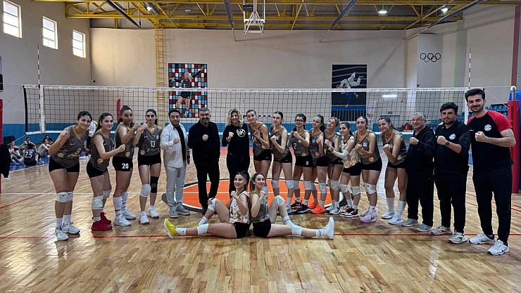 Nicer Hotel 4'te 4 Yaptı, Malatya Voleybol İlk Yenilgisini Aldı