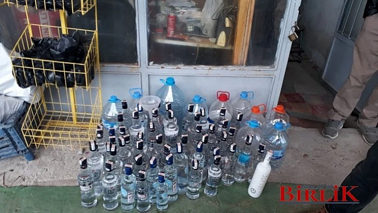 Orijinal Alkol Şişelerine Sahte İçki Dolduran Şüpheli Yakalandı