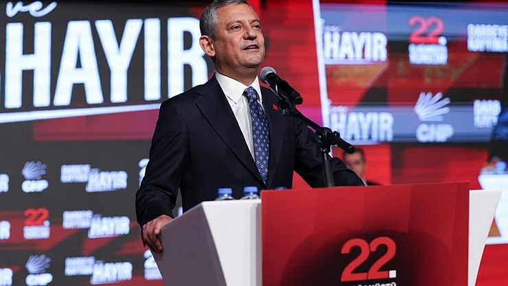 Özgür Özel, CHP Genel Başkanlığı'na İkinci Kez Seçildi