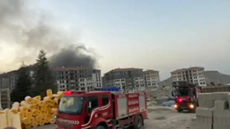 Şantiye Kavgasının Ardından İşçilerin Kaldığı Konteynerler Ateşe Verildi