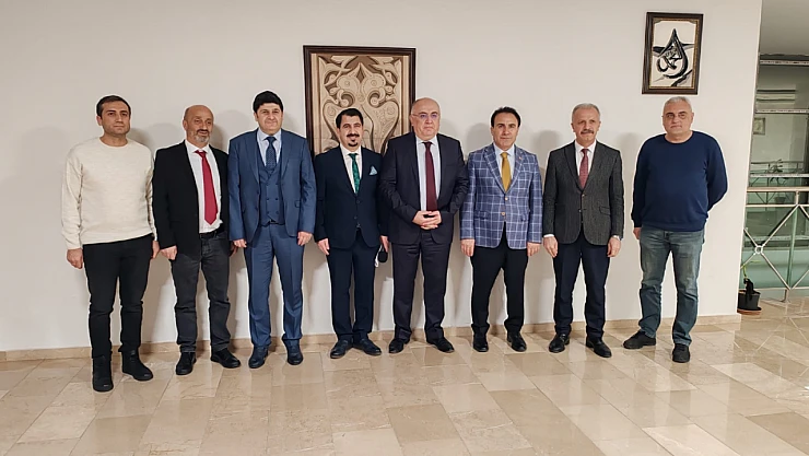 Sivas Turizm Derneği Şiir ve Şehir Sohbetleri Programı Düzenledi