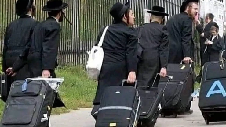 Siyonist İsraillerden, Kaçan Kaçana..