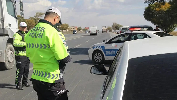 Sürücü Belgesiz Araç Kullanımıyla İlgili 535 Bin İşlem Yapıldı