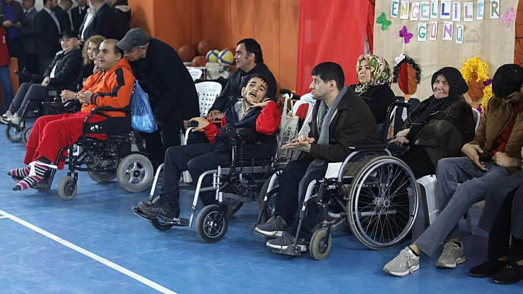 Tekerlekli Sandalyeli Basketbolcular Alkışlarla Taçlandırıldı