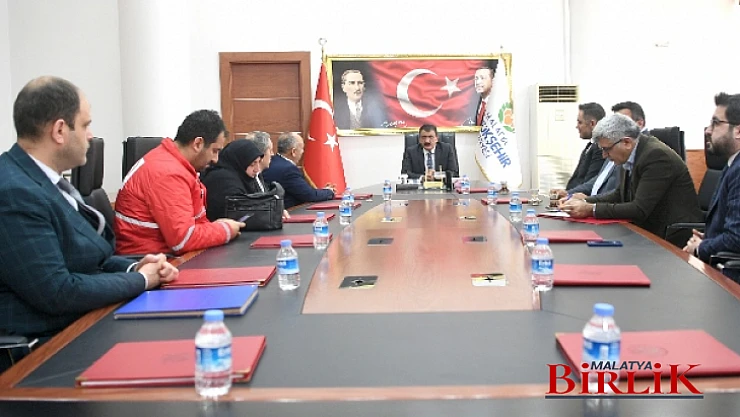 Türk Kızılay Malatya Şube Başkanı Ve Yönetimi Başkan Gürkan'ı Ziyaret Etti