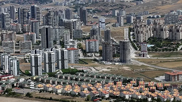 Türkiye genelinde Ağustos ayında 143 bin 319 konut satıldı.