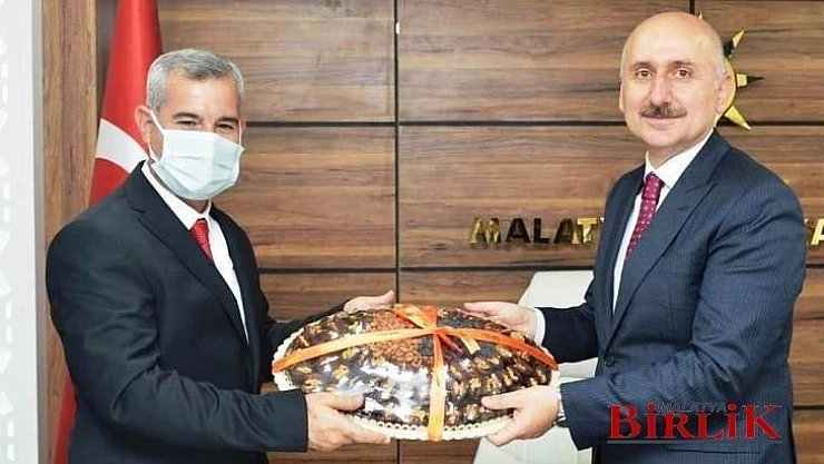 Ulaştırma Ve Altyapı Bakanı Adil Karaismailoğlu'ndan Yeşilyurt'a Müjde