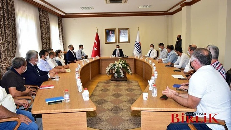 Vali Baruş, İş Adamlarıyla Koronavirüs Salgınına Yönelik Toplantı Düzenledi