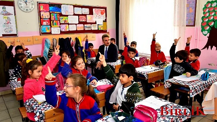 Vali Baruş, Selçuk İlkokulunu Ziyaret Etti