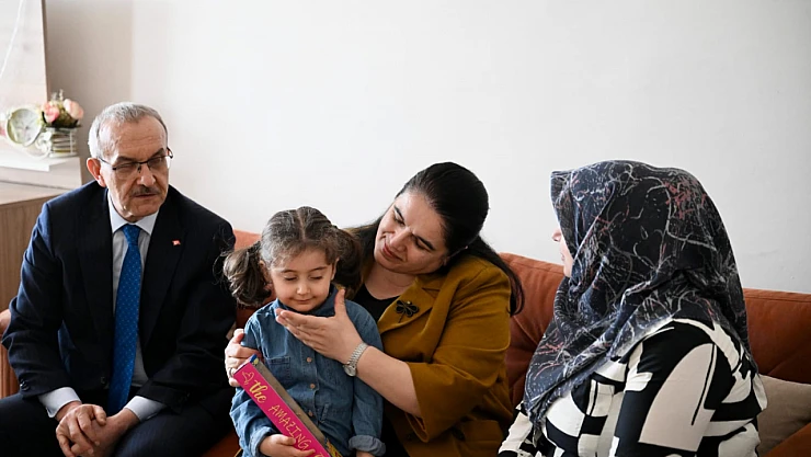 Vali Yavuz, Engelli, Yaşlı ve Ekonomik Zorluk İçinde Olan Aileleri Ziyaret Etti