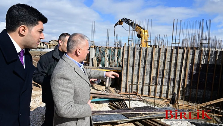 Vali Yazıcı, Kura Çekimi Öncesi Doğanşehir İlçesindeki Deprem Konutlarına İnceleme