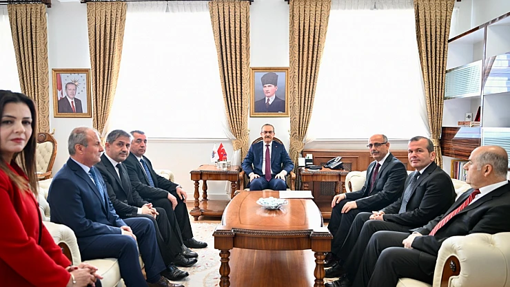 Vergi Haftası Kutlamaları Kapsamında İl Defterdarı Nazmi Erol Vali Yavuz'u Ziyaret Etti