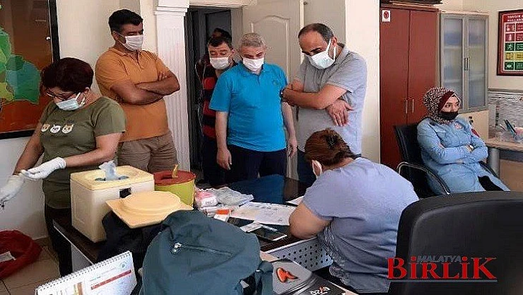 Yeşilyurt Belediye Personelleri Covid-19 Virüsüne Karşı Aşı Oluyor