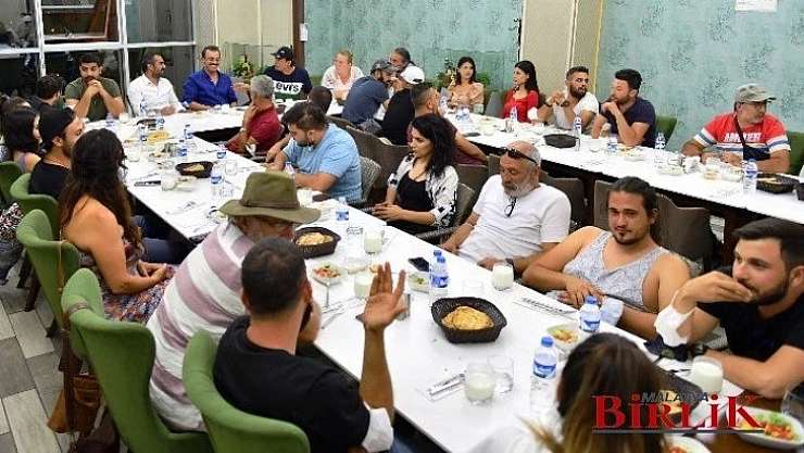 Yeşilyurt Belediyesi, 'Zalo' Filminin Yönetmeni Ve Oyuncularını Ağırladı