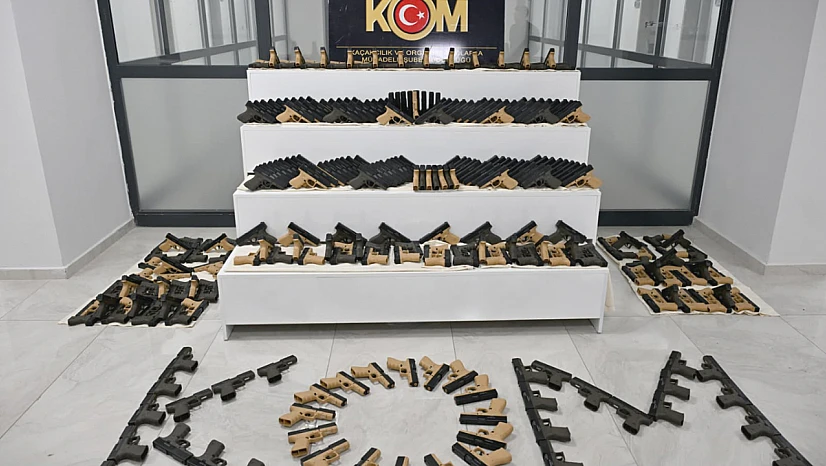 Adıyaman'da Silah Dönüştürme Operasyonu: 2 Gözaltı, Bin Tabanca Ele Geçti