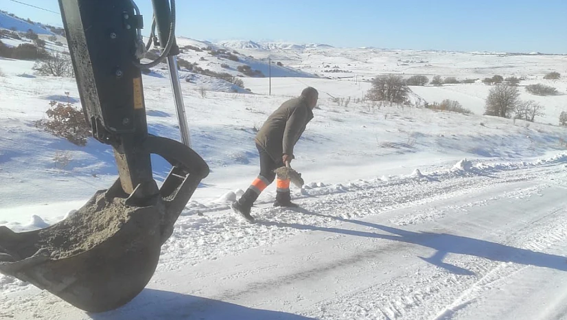 Arguvan'da karla mücadele sürüyor