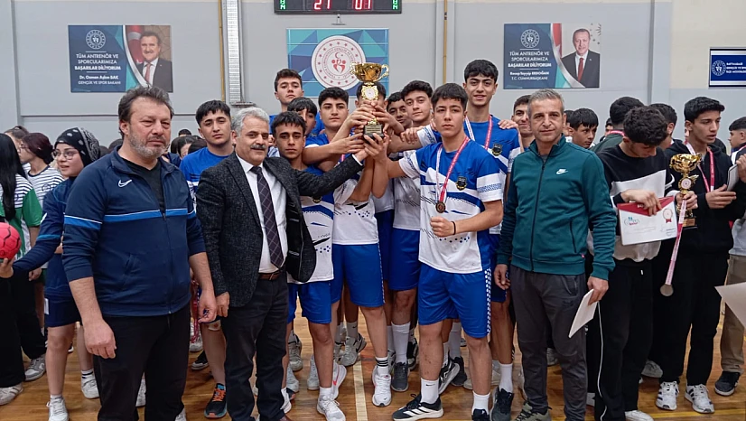 Battalgazi Spor Salonu'nda Heyecan Dolu Final! Spor Lisesi Bölge Şampiyonası'na Gidiyor