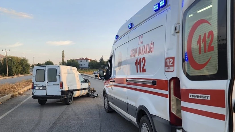 Doğanşehir'de Korkutan Kaza: Karşı Şeride Geçen Araç Çarpışmaya Neden Oldu