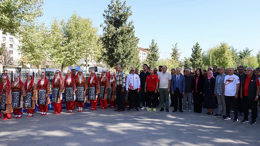 Gençler ve Sporcular Malatya'da Yürüyüşte Buluştu