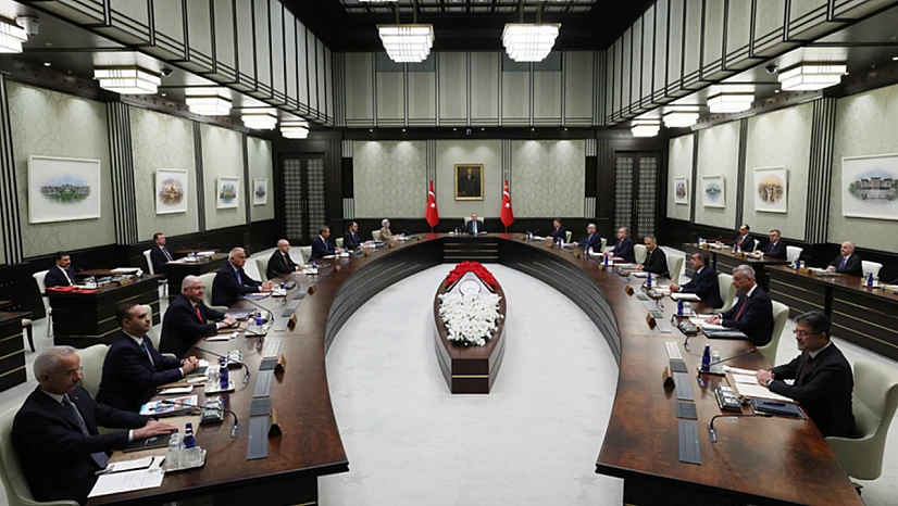 Kabine Beştepe'de toplanıyor: Güvenlik, asgari ücret ve 'yasa dışı' bahis masada