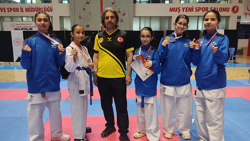 Karete Yıldızları Sahalara Çıkıyor