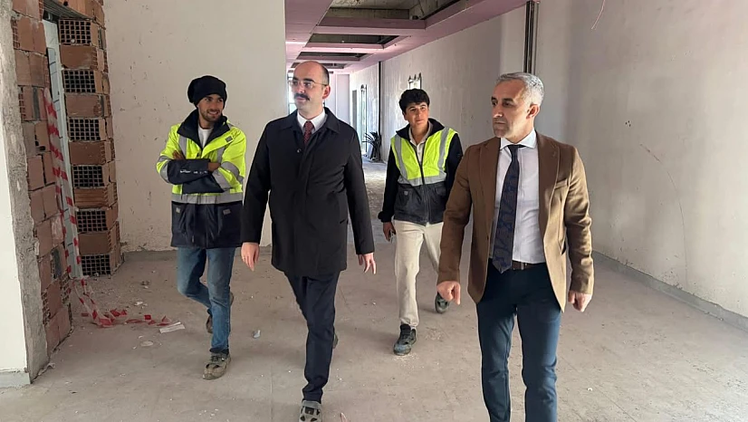 Kaymakam Sungur TOKİ'deki okul inşaatlarını inceledi