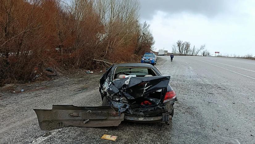 Kontrolden Çıkan Otomobil Kazaya Neden Oldu: 5 Kişi Yaralandı