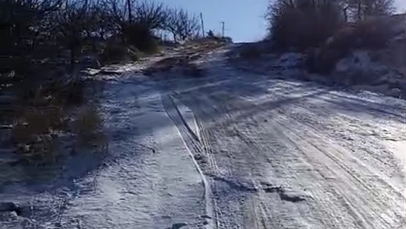 Kurşunlu Mahallesi'nde Korku Dolu Anlar: Minibüs Uçurumdan Son Anda Kurtuldu