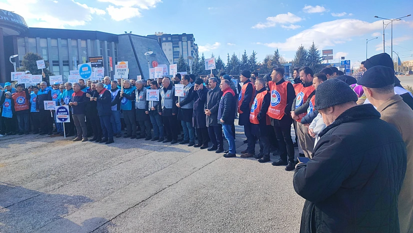Malatya'da Memurlardan Ücret Dengesizliğine Protesto