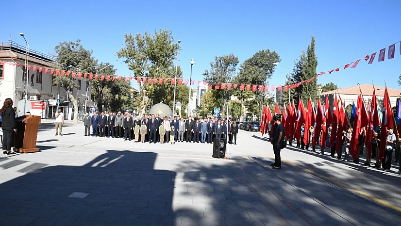 Malatya Milli Eğitim Müdürü Behçet Bakır Çelengi Törenle Sundu