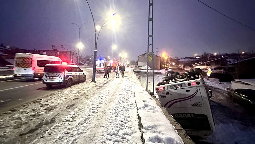 Melekbaba'da İşçi Servisi Kaza Yaptı: Araç Alt Yola Uçtu