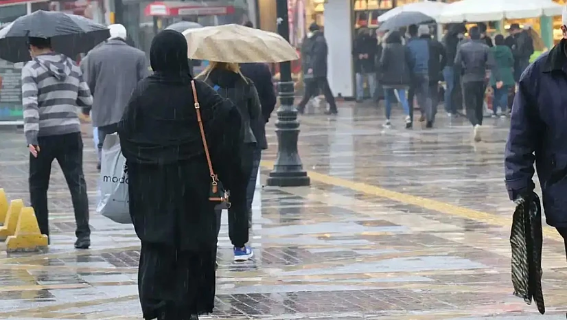 Orta Karadeniz'de Kuvvetli Yağış, Orta Akdeniz'de Fırtınamsı Rüzgâr Bekleniyor