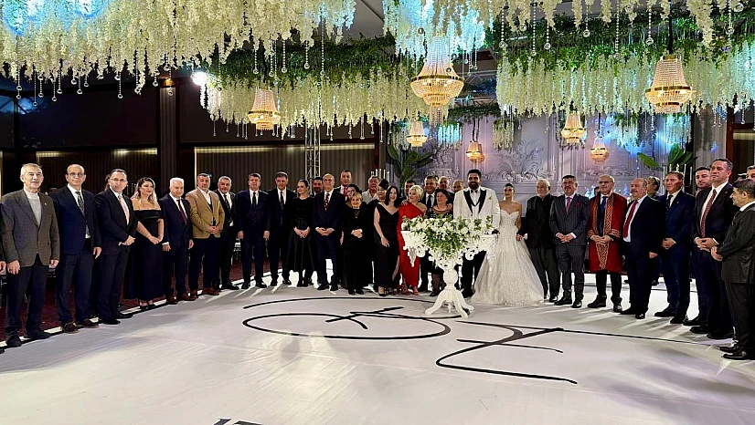 Özgür Özel, Ağbaba Ailesinin Mutlu Gününde Yanındaydı