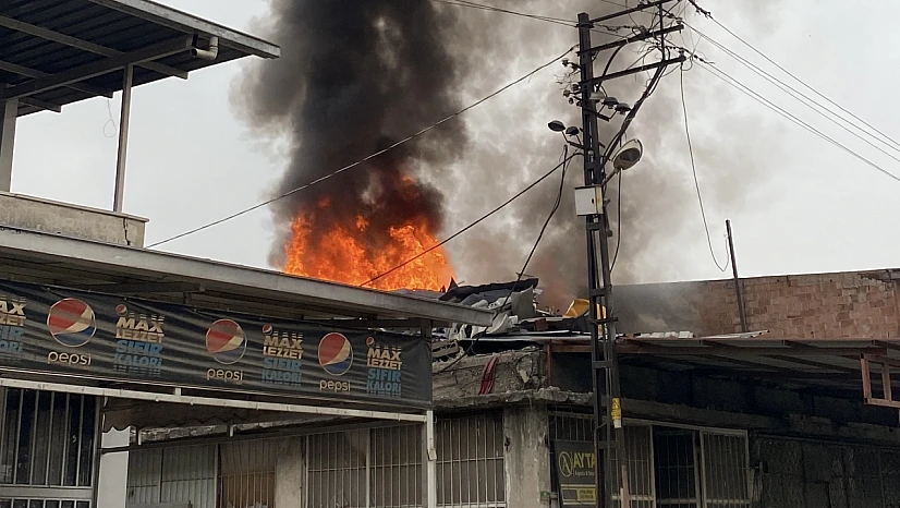 Sanayi Sitesinde Facia Eşiğinden Dönüldü: Yangın Yan Dükkânlara Sıçramadan Söndürüldü