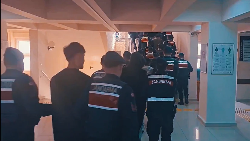 Sosyal Medya Dolandırıcılığı ve Yasa Dışı Bahis Çeteleri Çökertildi