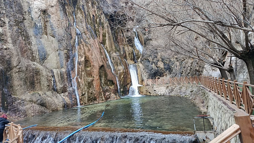 Su Seviyesi Düştü Ama İlgi Azalmadı: Günpınar Şelalesi Doldu Taştı