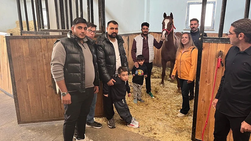 Turgut Özal Üniversitesi Akademisyenleri ve Öğrencileri Yazıhan'da Atlı Cirit Deneyimi Yaşadı