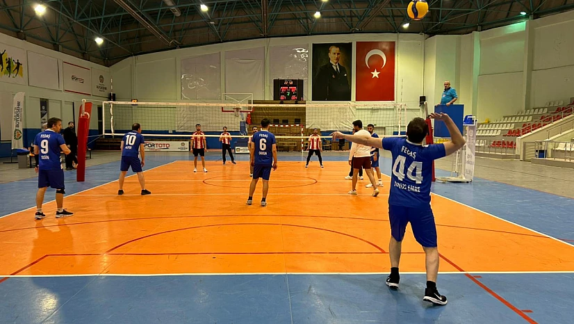 Voleybolda Kurumlar Yarışıyor, Malatya Kazanıyor