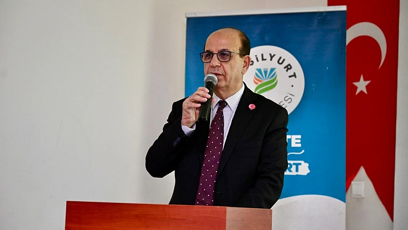 Yeşilyurt'ta Gençliğe Yatırım Sürüyor: TYT–AYT Kaynak Kitapları Dağıtıldı