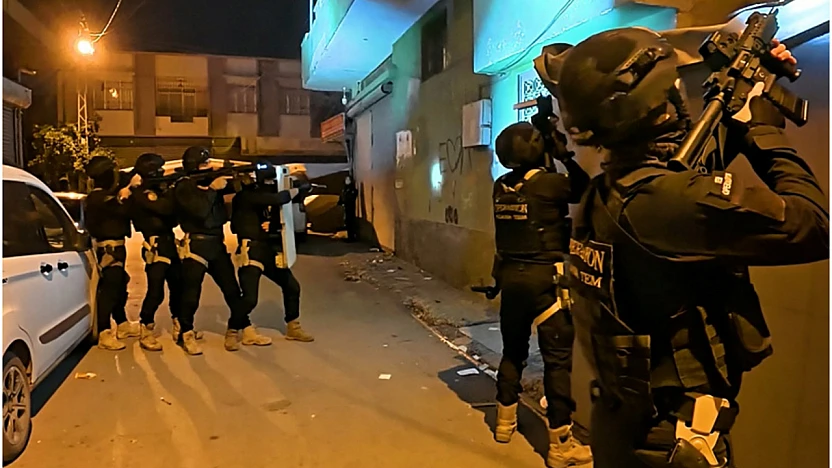 21 ilde eş zamanlı DAİŞ operasyonunda 357 gözaltı