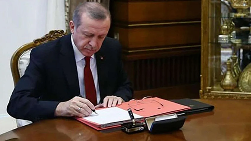 710 TL Olan Yurt Dışı Çıkış Harcı 1000 TL'ye Çıkarıldı