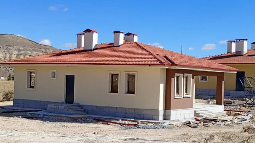 Ağılbaşı'ndaki Hak Sahipliği Sorunu Çözülüyor: Köy Evleri Teslim Edilecek