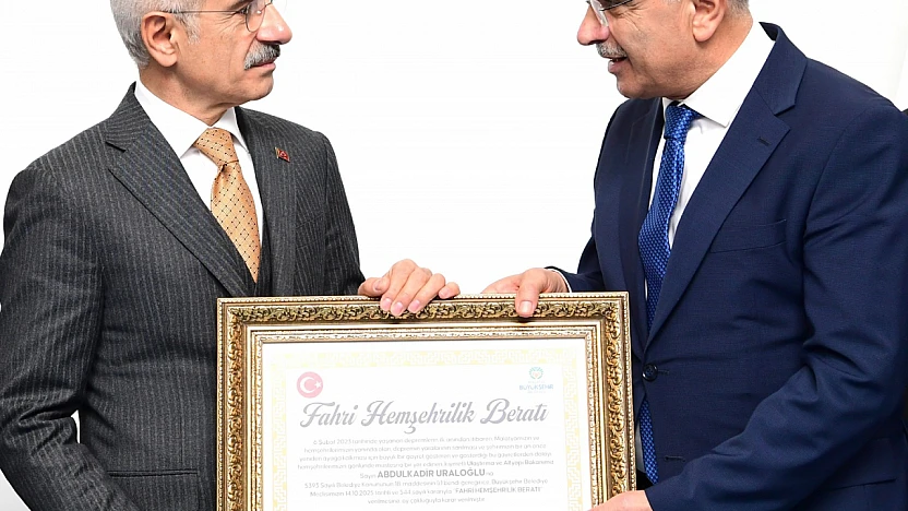 Bakan Uraloğlu'na Başkan Er'den Fahri Hemşehrilik Beratı
